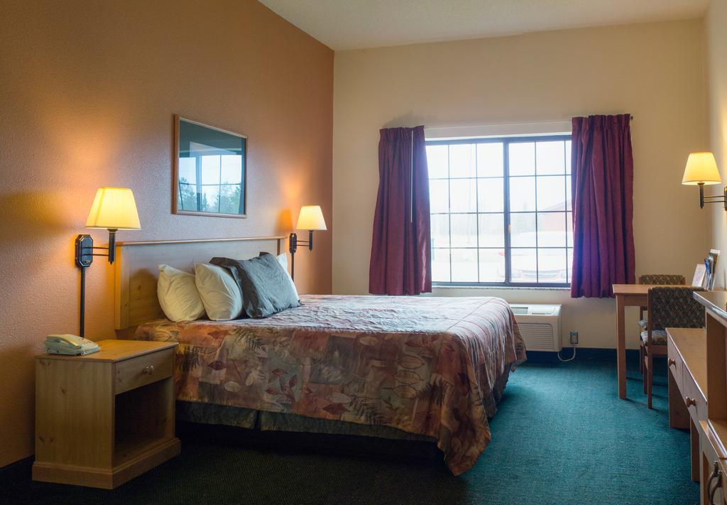 White Oak Inn And Suites Deer River Exterior foto