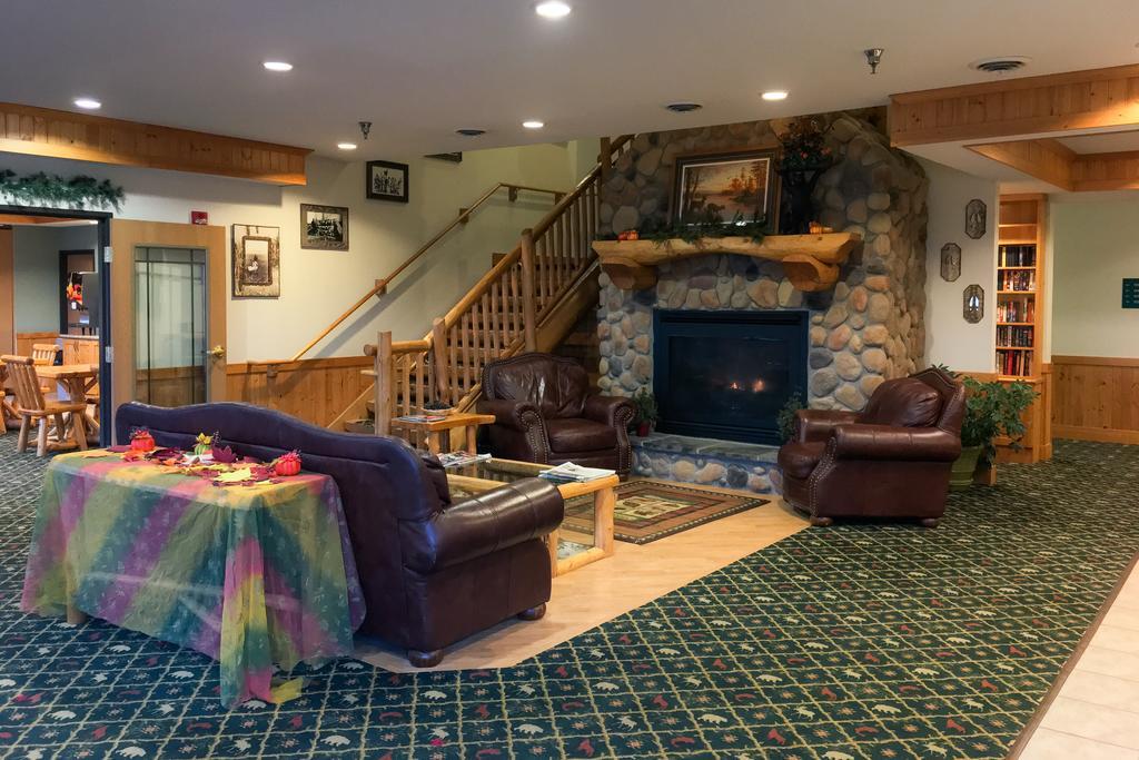 White Oak Inn And Suites Deer River Exterior foto