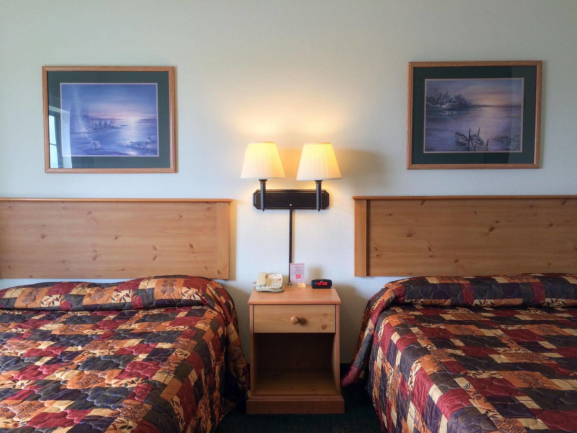 White Oak Inn And Suites Deer River Exterior foto