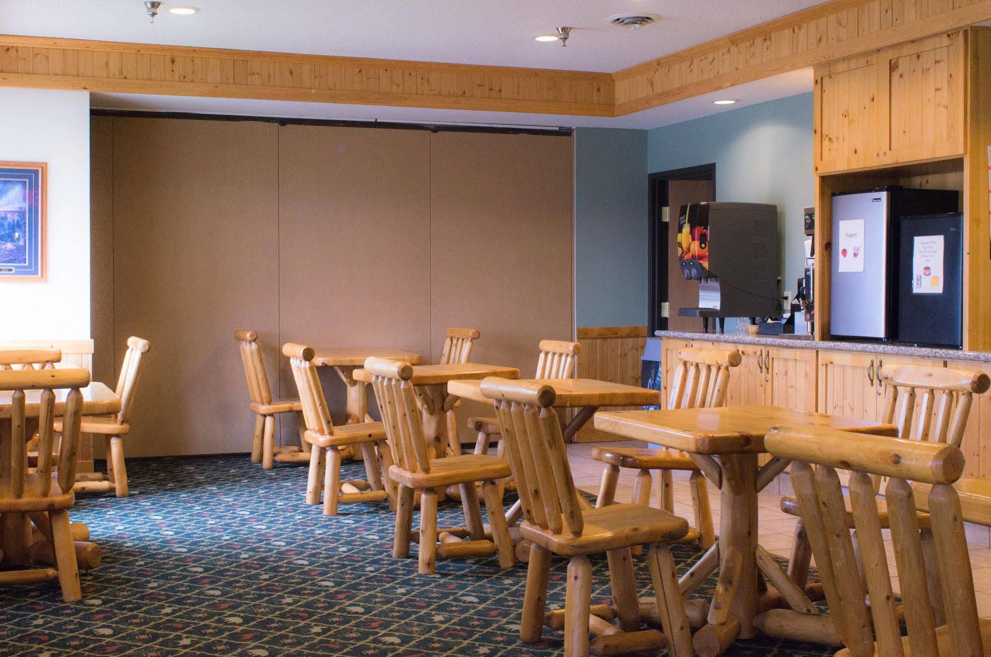 White Oak Inn And Suites Deer River Exterior foto